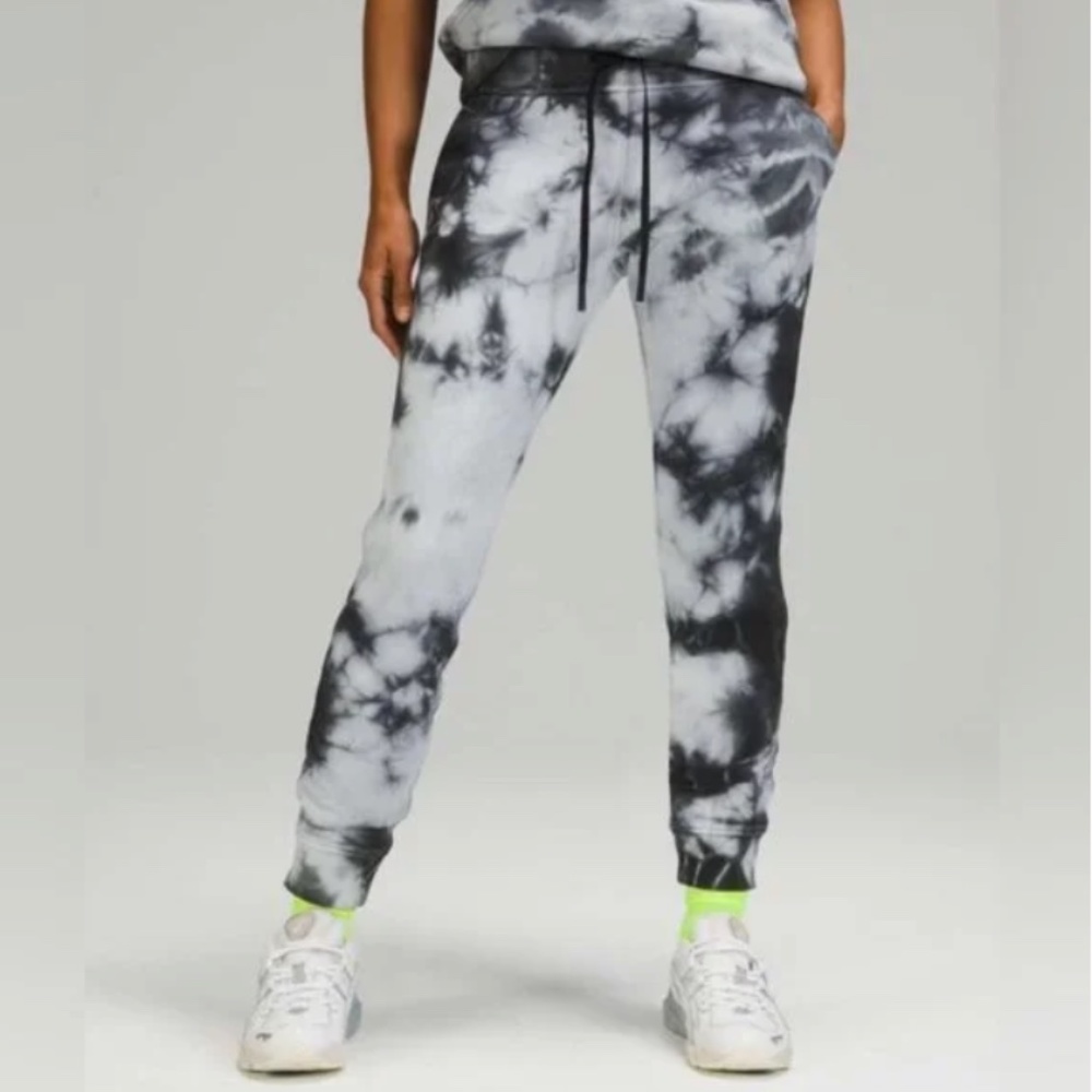 Lululemon Black & White Tie Dye Joggers